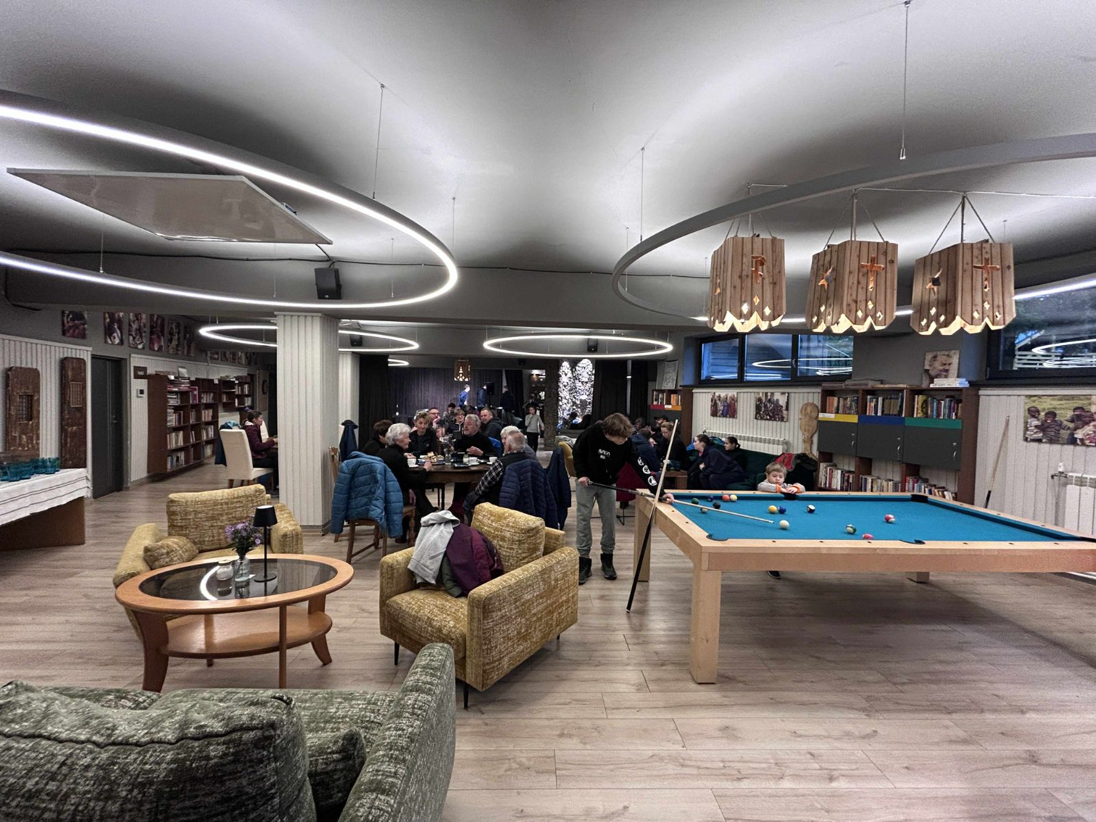 8f642e95-ac7b-40cb-9014-c1863628f718