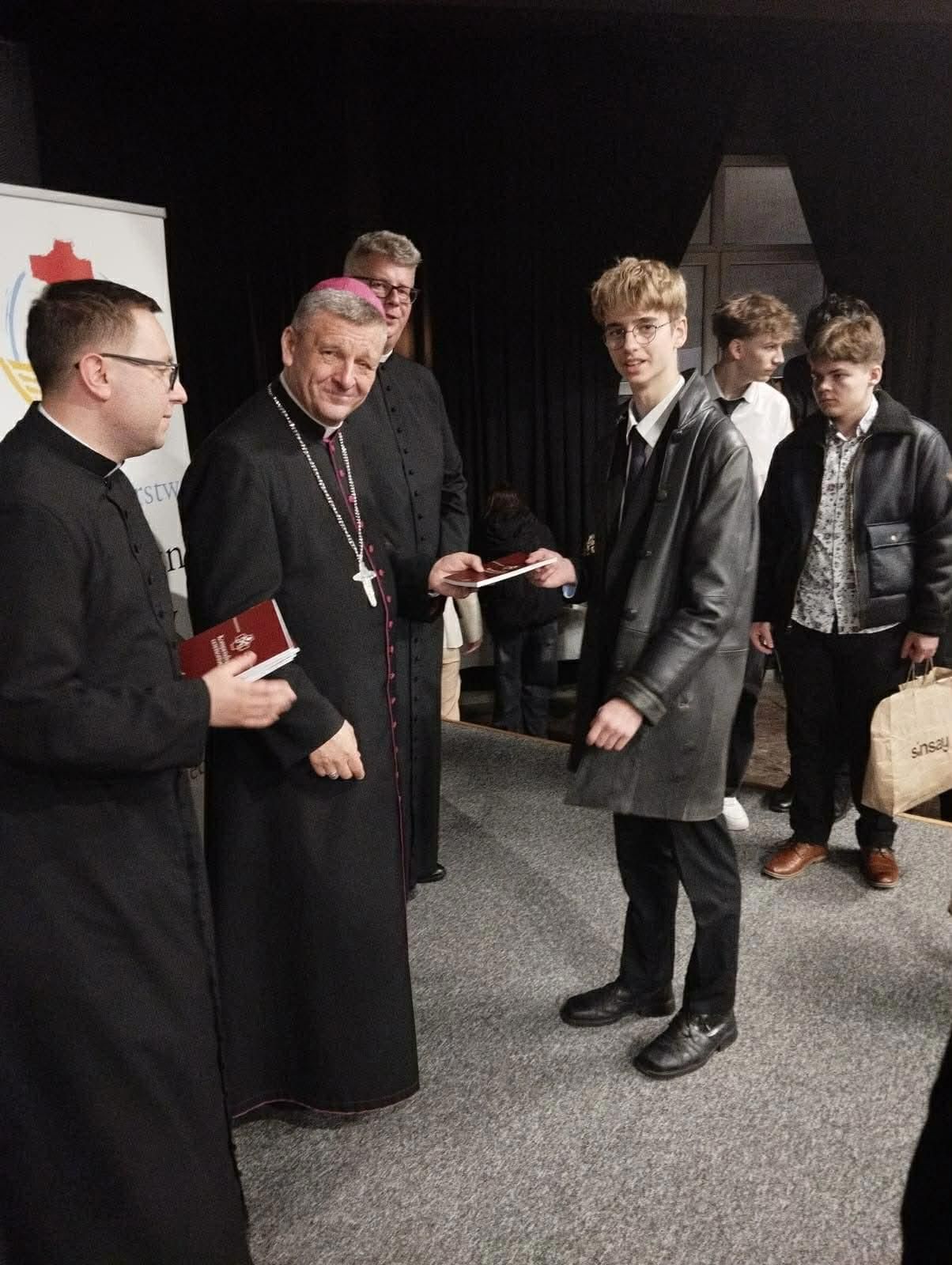 fde11401-eb22-4d5e-bd31-8d1728c312c8